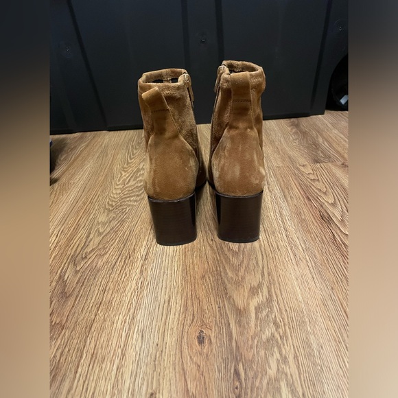 Via Spiga Ankle Boots Size 9.5. Talk about some bad boots. Giving cute and comfy - Picture 3 of 7